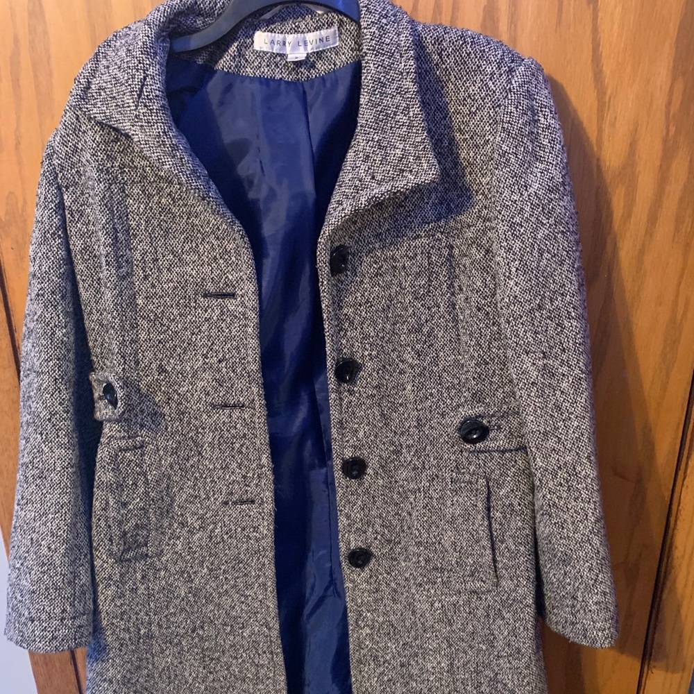 Chic, Comfy Gray/Black/Blue Larry Levine Coat.